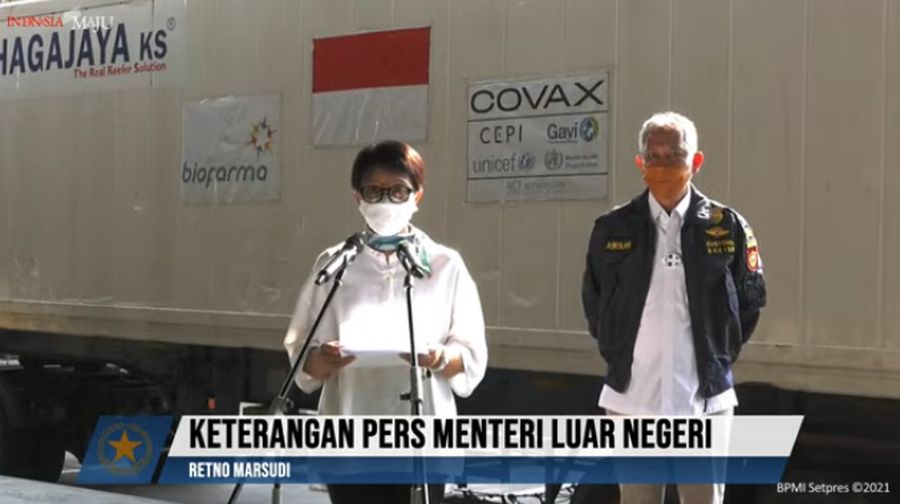 Keterangan Pers Menteri Luar Negeri Retno Marsudi Mengenai Kedatangan Vaksin Covid-19 Tahap 12, Bandara Internasional Soekarno-Hatta, 8 Mei 2021. (Tangkapan Layar via Youtube Sekretariat Presiden)