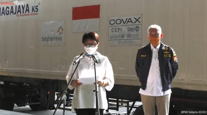 Keterangan Pers Menteri Luar Negeri Retno Marsudi Mengenai Kedatangan Vaksin Covid-19 Tahap 12, Bandara Internasional Soekarno-Hatta, 8 Mei 2021. (Tangkapan Layar via Youtube Sekretariat Presiden) Keterangan Pers Menteri Luar Negeri Retno Marsudi Mengenai Kedatangan Vaksin Covid-19 Tahap 12, Bandara Internasional Soekarno-Hatta, 8 Mei 2021. (Tangkapan Layar via Youtube Sekretariat Presiden)