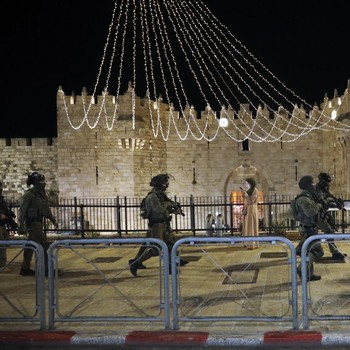 Bentrok Polisi Israel & Warga Palestina, Ratusan Orang Luka