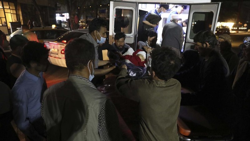Ledakan terjadi di Afghanistan. (AP/Rahmat Gul)