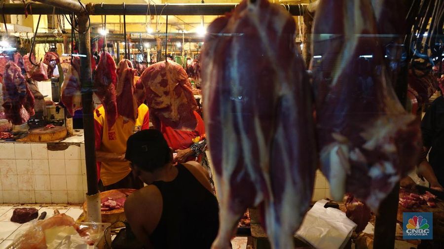 Pedagang Daging di Pasar Kebayoran Lama (CNBC Indonesia/Tri Susilo)