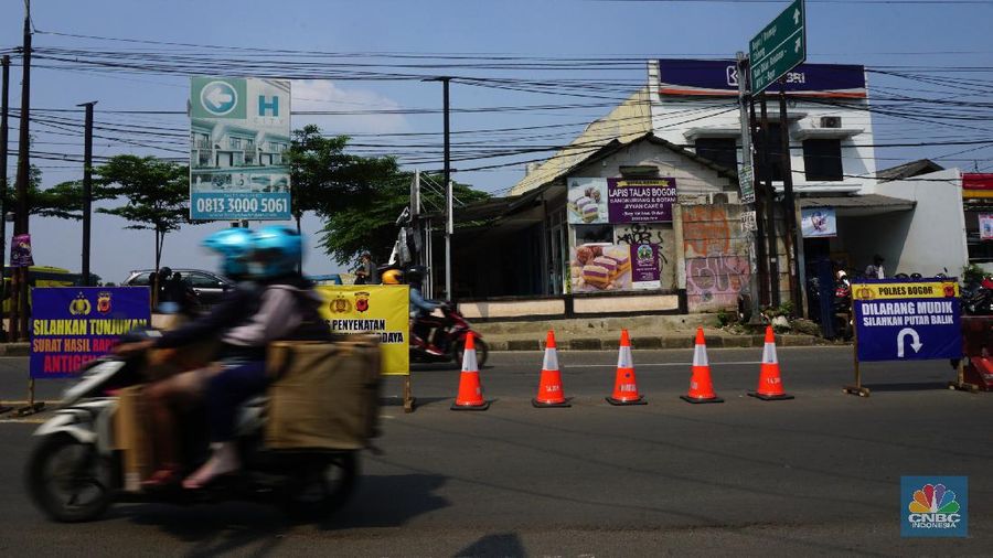 Penyekatan Jalur Mudik di Parung Bogor (CNBC Indonesia/Tri Susilo)