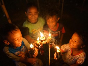 Tradisi Colokan Songolikur Bojonegoro, Menanti Malam Lailatul Qadar