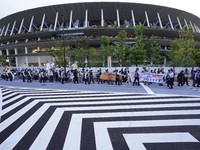 Potret Warga Jepang Tuntut Olimpiade Tokyo Dibatalkan