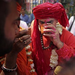 Cerita Tentang India yang Kini Mulai Berdoa ke Dewi Corona