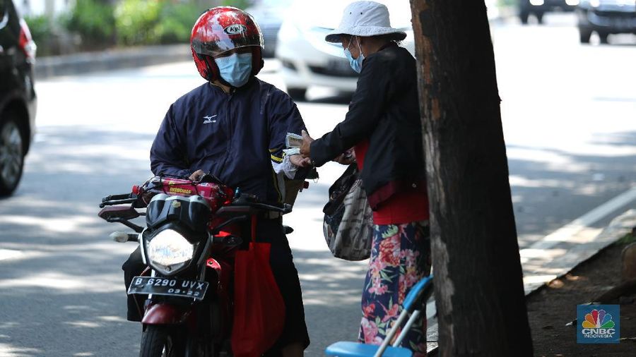Jelang Lebaran, Penukaran Uang Pecahan  Rupiah Kecil Baru Mulai Ramai (CNBC Indonesia/Tri Susilo)