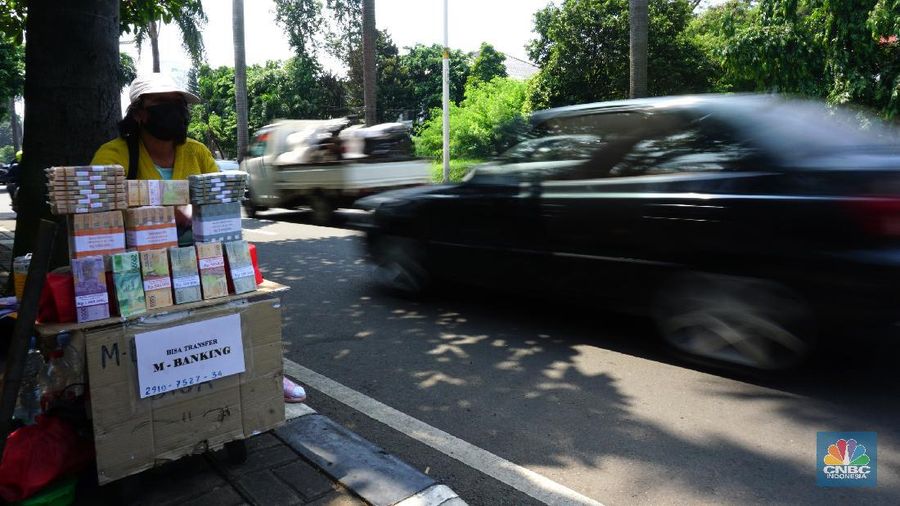Jelang Lebaran, Penukaran Uang Pecahan  Rupiah Kecil Baru Mulai Ramai (CNBC Indonesia/Tri Susilo)