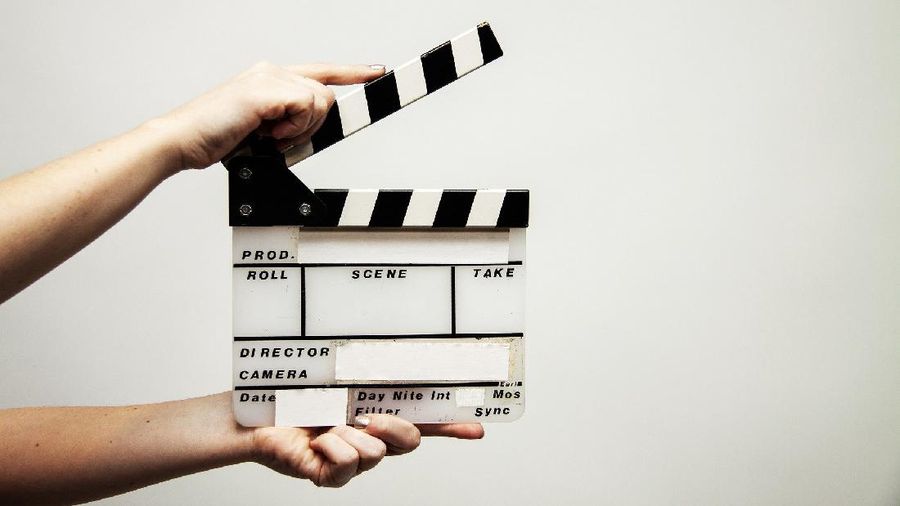 Produksi Film (Image by Bokskapet from Pixabay)