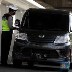 Live! Pantauan Langsung Lalu Lintas Penyekatan Cikarang Barat
