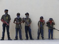 Potret Saat Anak-anak Angkat Senjata Lawan Kartel Narkoba