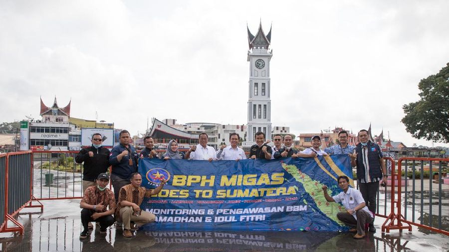 Tim Posko BPH Migas Jalan Darat 5.500 km Goes to Sumatera. (Dok. BPH Migas)