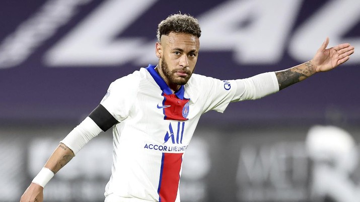 PSG's Neymar reacts during a French League One Soccer match between Rennes and PSG at the Roazhon Park stadium in Rennes, France, Sunday, May 9, 2021. (AP Photo/David Vincent)
