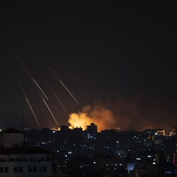 Rumah Pimpinan Hamas Kena Serangan Bom Israel