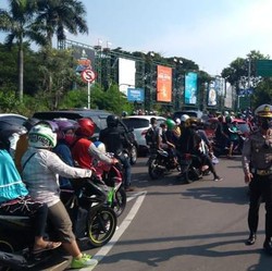 Ribuan Orang Sambangi Ancol, Antrean Mengular Panjang