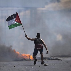 Ribuan Orang Palestina Demo Israel, Korban Luka Berjatuhan