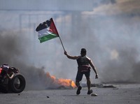 Ribuan Orang Palestina Demo Israel, Korban Luka Berjatuhan