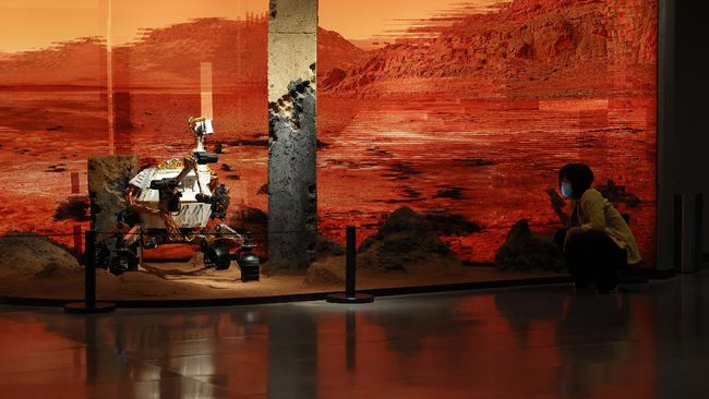 Wow!  Chinese Robot Explorers Successfully Lands on Planet Mars