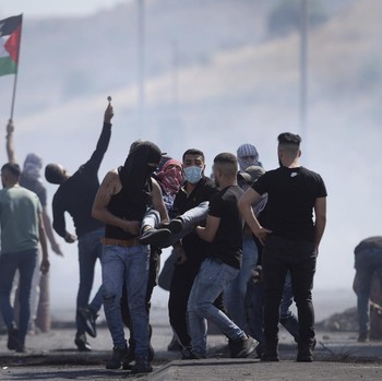 Ribuan Warga Palestina Diserang Israel Saat Gelar Demonstrasi