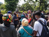 Kerumunan di Mana-mana, Pemerintah Klaim Covid Terkendali