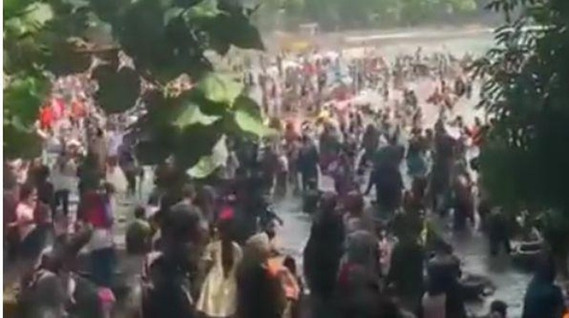 Pantai Carita (Rifat Alhamidi/Ist via detikNews)