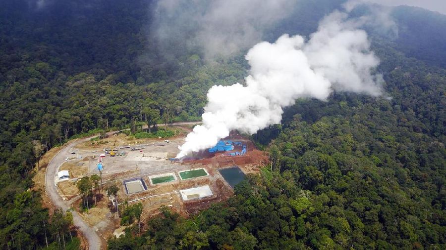 PT Pertamina (Persero) terus memprioritaskan berbagai program transisi energi menuju energi baru dan terbarukan dengan memanfaatkan sumber energi yang melimpah di dalam negeri serta mengoptimalkan infrastruktur dari bisnis yang ada.