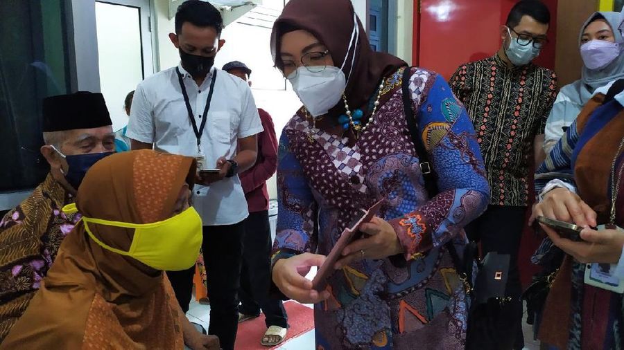BPJS Kesehatan memastikan peserta JKN-KIS untuk tetap dapat memperoleh jaminan pelayanan kesehatan di fasilitas kesehatan yang telah bekerja sama dengan BPJS Kesehatan meskipun dalam situasi lebaran.