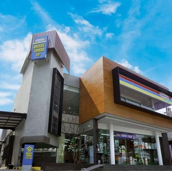 Terungkap! Alasan Tak Ada Alfamart & Indomaret di Padang