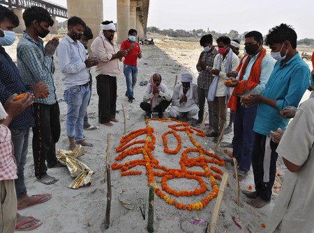 India Diterjang Tsunami Covid, Bagaimana Nasib Modi?
