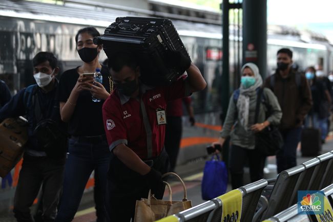 Beli Tiket Kereta Jarak Jauh, Sekarang Bisa Vaksin di Stasiun