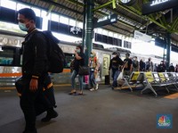 Ada Demo, KA Keberangkatan Stasiun Gambir Ini Berhenti di Jatinegara