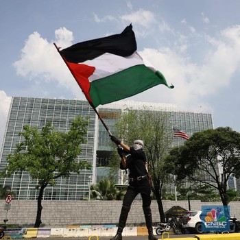 Kedubes AS Didemo, Bendera 'Raksasa' Palestina Berkibar!