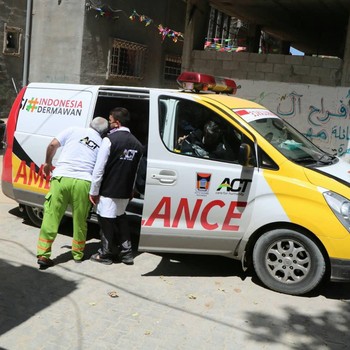 Top! Ambulans Kota Padang Bantu Korban di Palestina