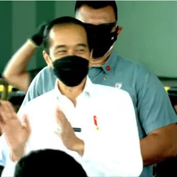 Target Jokowi: 70 Juta Orang Divaksin Sampai September!