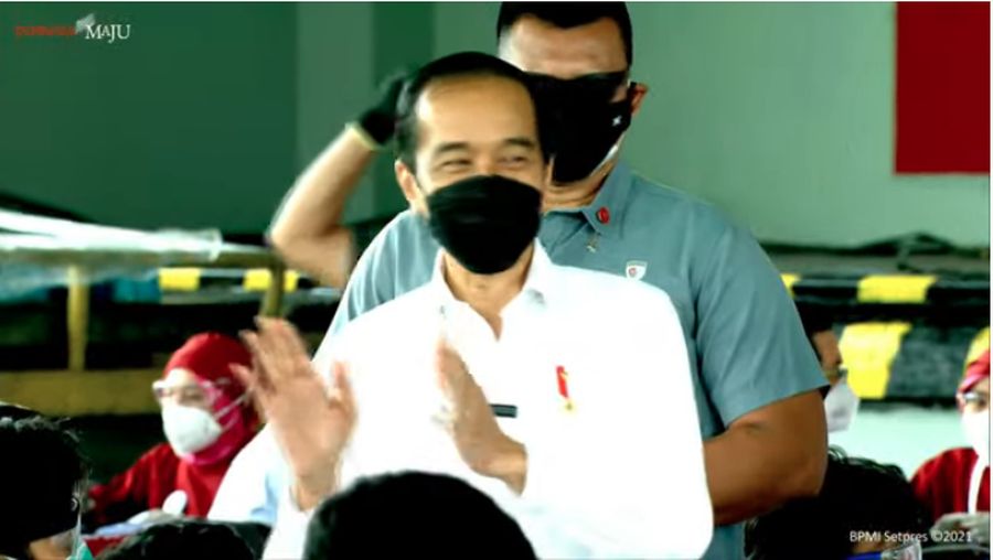 foto/ Peninjauan Vaksinasi Covid-19 Gotong Royong untuk Pekerja, Kabupaten Bekasi, 18 Mei 2021/Youtube: Setpres