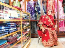 Perkuat SDGs dan ESG, Pertamina Bantu Usaha Songket Silungkan