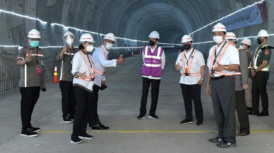 Presiden Joko Widodo Meninjau Casting Yard #1  Kereta Cepat Jakarta - Bandung, Kabupaten Bekasi (Biro Pers Sekretariat Presiden/ Kris)