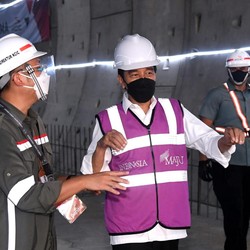 Jokowi: Kereta Cepat Selesai 2022, Terintegrasi LRT & MRT