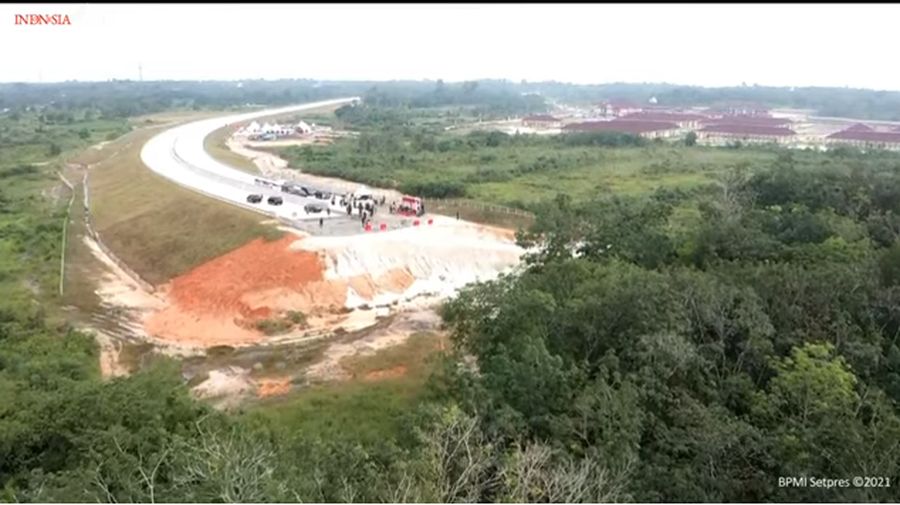 foto/ Peninjauan Jalan Tol Trans Sumatera, Ruas Pekanbaru – Padang, Kota Pekanbaru, 19 Mei 2021/Youtube: Setpres