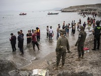 Gelombang Imigran Terjang Italia, 700 Orang Diselamatkan
