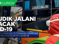 Pemudik Jalani Tes Acak Covid-19 di Terminal Kampung Rambutan