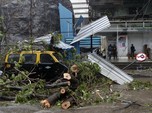Tsunami Corona Belum Usai, India Dilanda Badai Topan