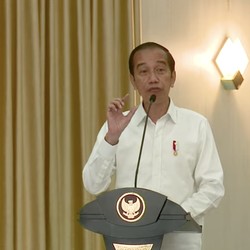 Jokowi Cerita Kejamnya Covid, Bikin Ekonomi RI Babak Belur!