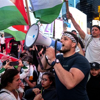 Sujud Syukur di New York, Warga Pesta Gencatan Senjata Gaza