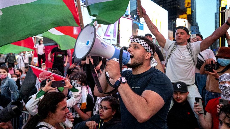 Supporters of the Palestinians march in New York Thursday, May 20, 2021. Israel and Hamas announced a cease-fire, ending a bruising 11-day war that caused widespread destruction in the Gaza Strip and brought life in much of Israel to a standstill. (AP Photo/Craig Ruttle)