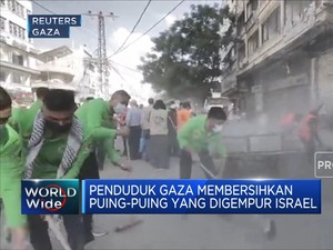 Penduduk Gaza Bersihkan Puing-Puing Sisa Gempuran Israel