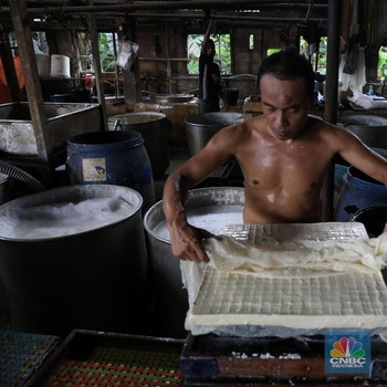 Potret Perajin Tahu di Tengah Isu Mogok Gegara Kedelai Mahal