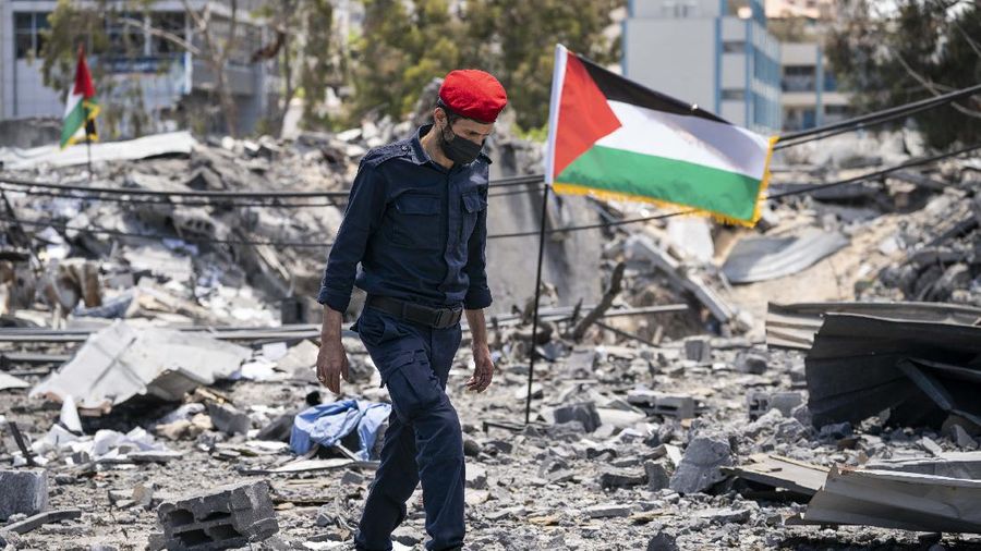 Palestina mulai berbenah pasca konflik dengan Israel. (AP/John Minchillo)