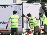 Detik-detik RI Kedatangan 8 Juta Bulk Vaksin Covid-19 Sinovac