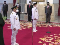 Sah! Jokowi Lantik Gubernur & Wagub Kalimantan Tengah