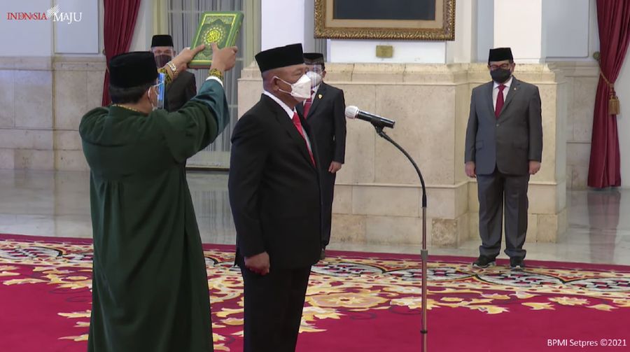 Pelantikan Kepala BNPB Ganip Warsito di Istana Presiden, Jakarta (25/5/2021). (Tangkapan layar Setpres RI)